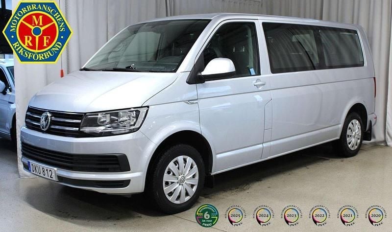 Silver Begagnad 2016 VW Caravelle Minibuss | 349 900 kr (Lite dyr) - Bild 1/4