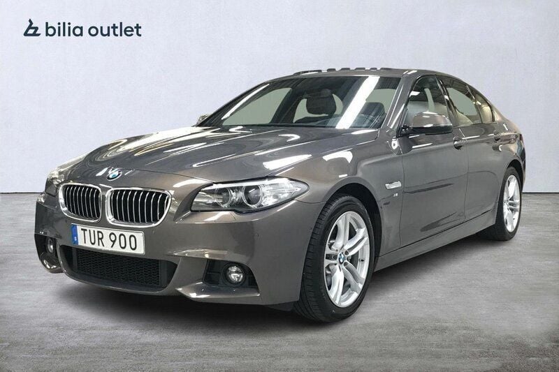 Ljusbrun Begagnad 2016 BMW 520 M Sport Sedan | 239 900 kr - Bild 1/3