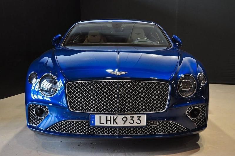 Begagnad Bentley Continental GT 635 HK (467 kW) 2018 Blå Sportkupé