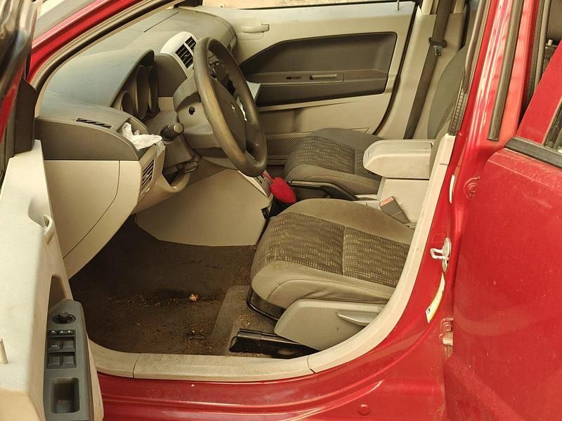 Röd Begagnad 2007 Dodge Caliber SUV | 25 000 kr (Superpris) - Bild 1/4