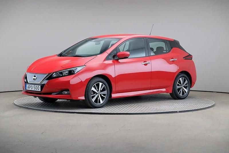 Röd Begagnad 2021 Nissan Leaf Acenta Halvkombi | 145 000 kr (Bra pris) - Bild 1/4
