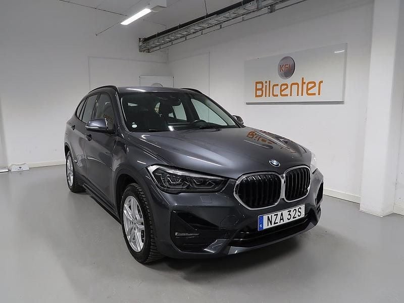 Begagnad BMW X1 Sport Line 220 HK (161 kW) 2022 Grå SUV
