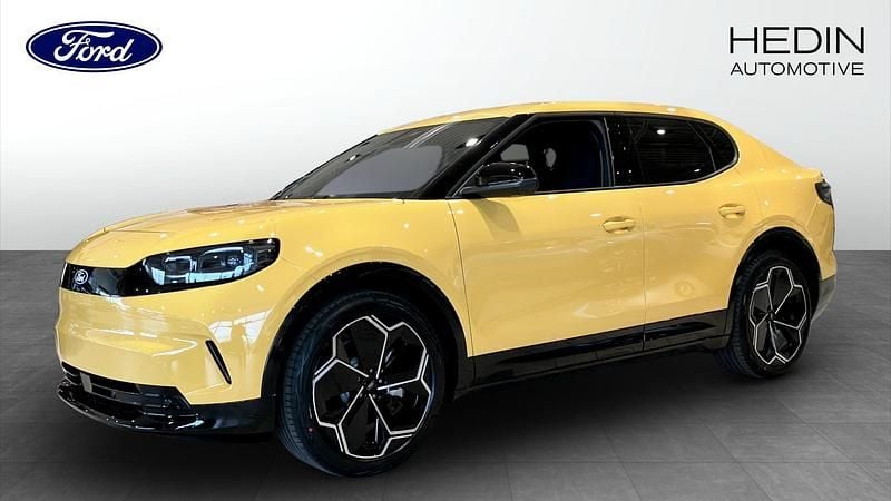 Gul (yellow) Begagnad 2025 Ford Capri Sedan | 549 900 kr (Superpris) - Bild 1/4