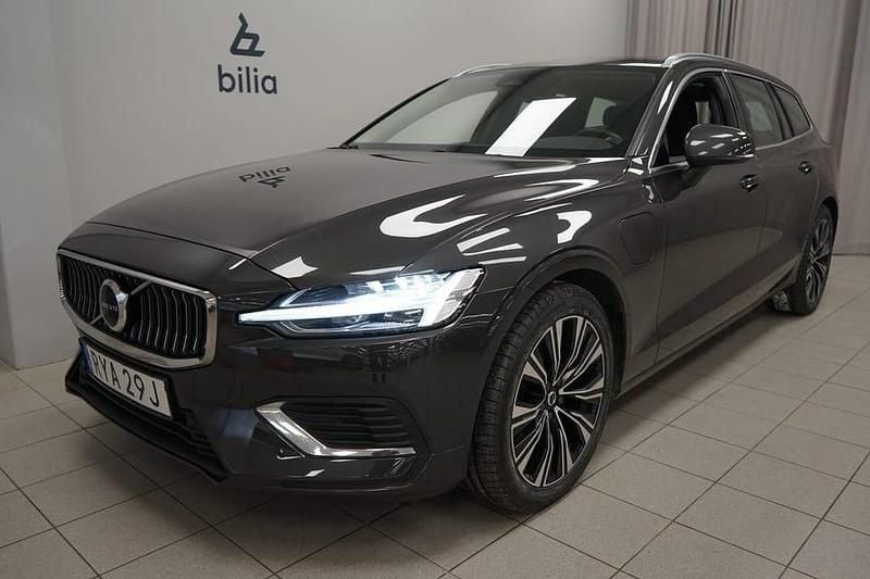 Grå Begagnad 2023 Volvo V60 Core Kombi | 359 900 kr (Bra pris) - Bild 1/3
