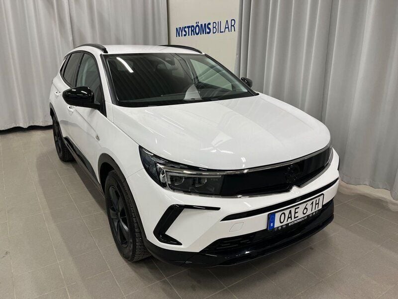 Vit Ny 2024 Opel Grandland X SUV | 309 900 kr (Marknadspris) - Bild 1/4