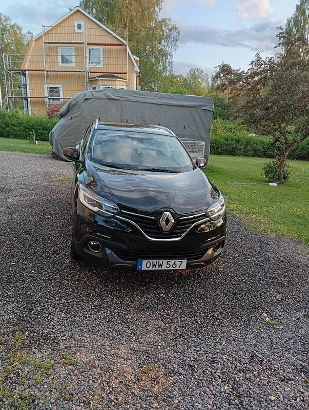 Svart Begagnad 2015 Renault Kadjar Bose Edition SUV | 139 900 kr (Dyr) - Bild 1/4