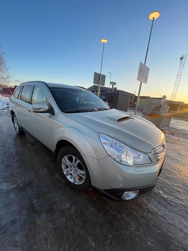 Begagnad Subaru Outback 150 HK (110 kW) 2010 Kombi