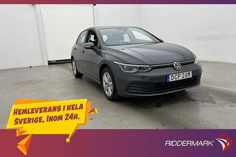 Grå Begagnad 2020 VW Golf VIII Halvkombi | 219 700 kr (Marknadspris) - Bild 1/3