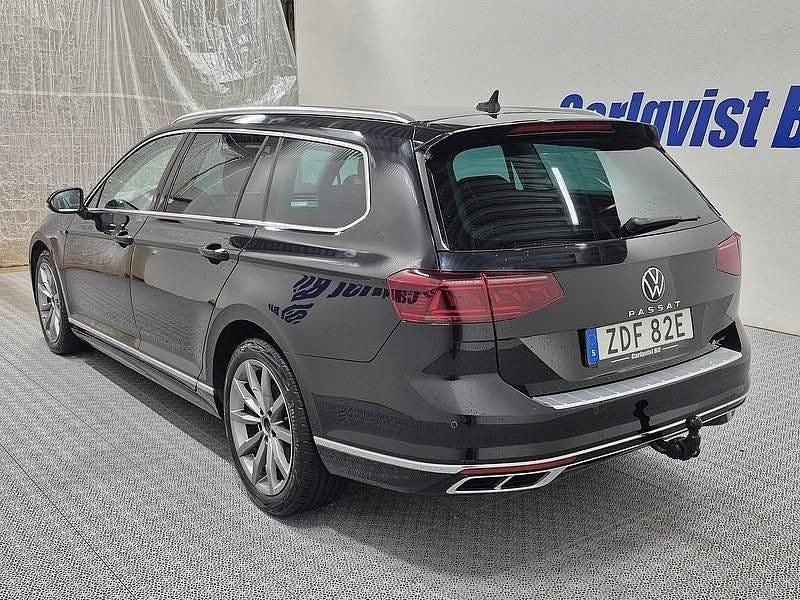 Begagnad VW Passat R-line 200 HK (147 kW) 2022 Svart (svart metallic) Kombi