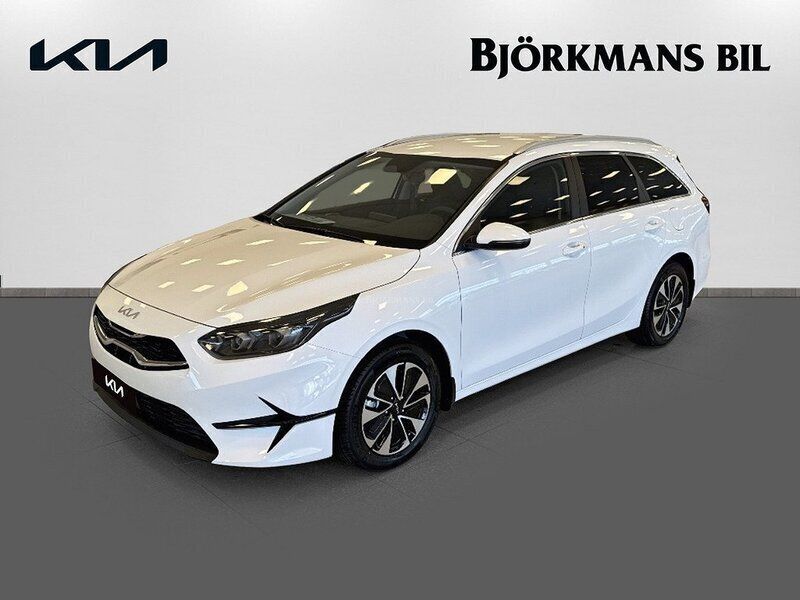 Vit Ny 2025 Kia Ceed Sportswagon Advance Kombi | 292 456 kr (Marknadspris) - Bild 1/4