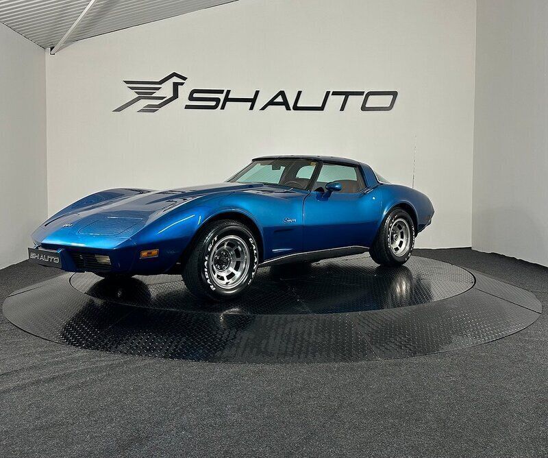 Grå Begagnad 1979 Chevrolet Corvette | 229 900 kr - Bild 1/4