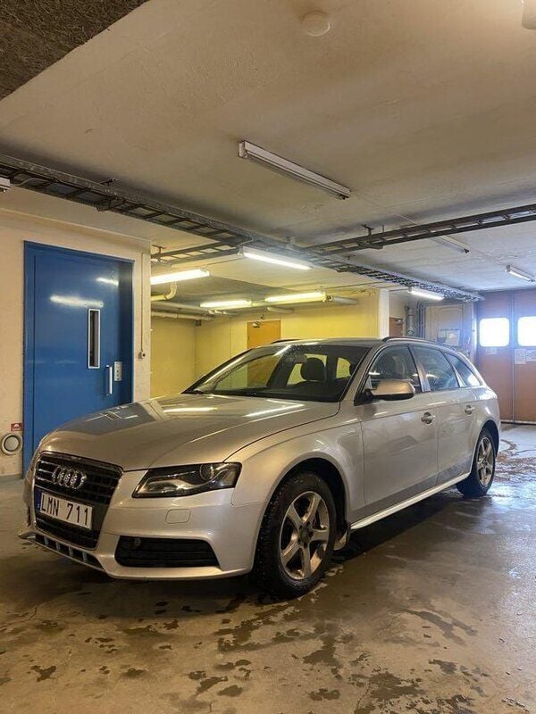 Silver Begagnad 2010 Audi A4 Kombi | 55 000 kr (Bra pris) - Bild 1/4