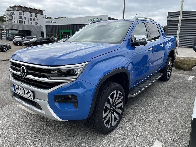 Blå Begagnad 2024 VW Amarok Aventura Pickup | 729 900 kr (Lite dyr) - Bild 1/4