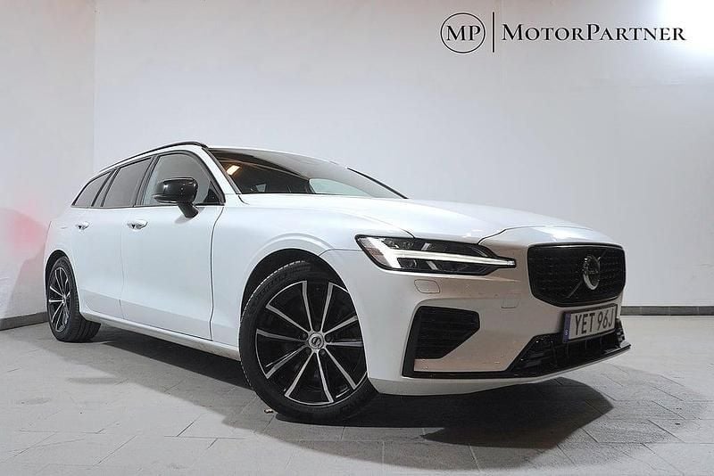 Vit Begagnad 2022 Volvo V60 R-Design Kombi | 389 900 kr (Lite dyr) - Bild 1/4