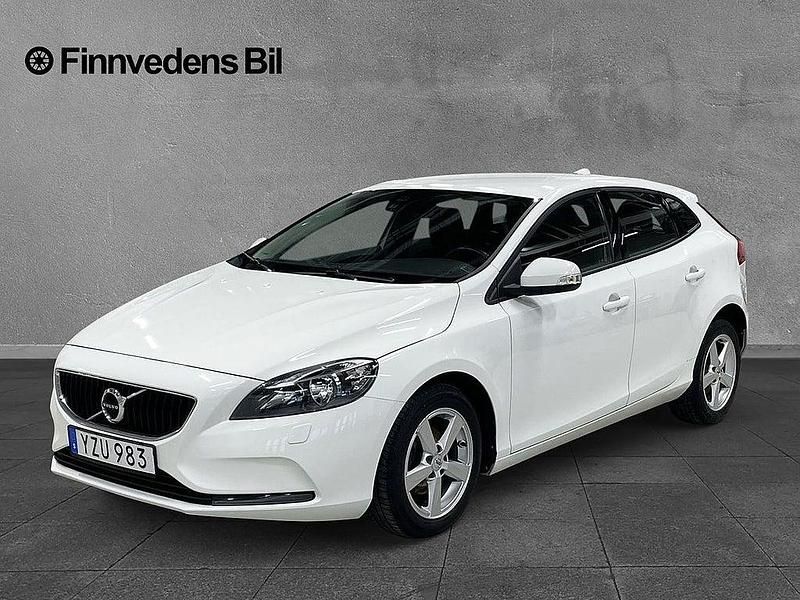 Begagnad Volvo V40 Business Edition 121 HK (88 kW) 2017 Vit Halvkombi