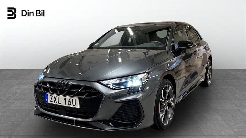 Grå (daytonagrå pärleffekt) Begagnad 2024 Audi A3 Sportback e-tron S-Line Sedan | 489 000 kr - Bild 1/4