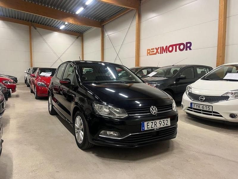 Svart Begagnad 2016 VW Polo Halvkombi | 84 900 kr (Marknadspris) - Bild 1/4