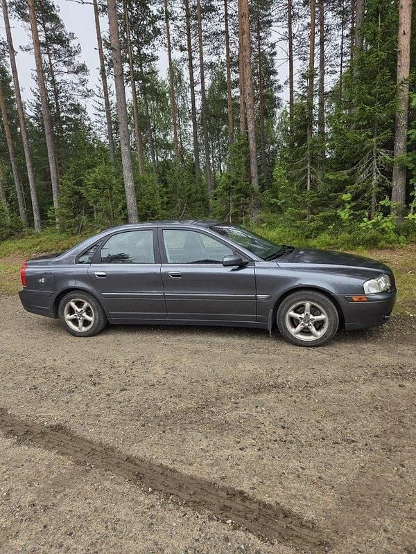 Grå Begagnad 2004 Volvo S80 Business Edition Sedan | 20 000 kr (Marknadspris) - Bild 1/4