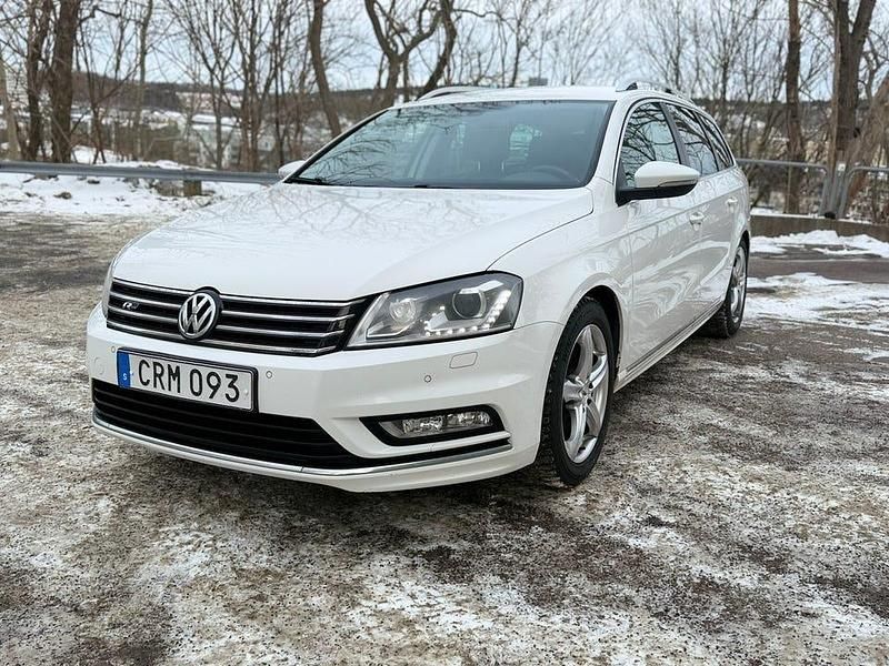 Begagnad VW Passat R-line 177 HK (130 kW) 2014 Vit Kombi