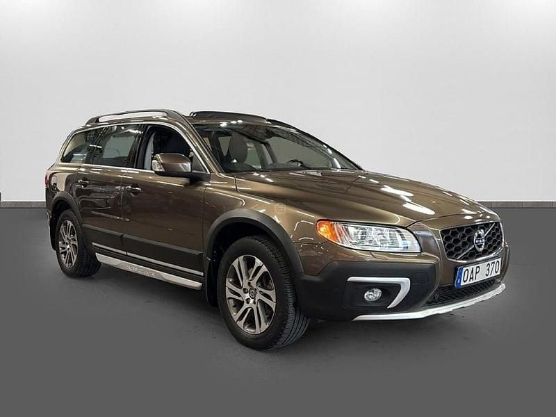 Begagnad Volvo XC70 Momentum 163 HK (119 kW) 2013 Brun Kombi