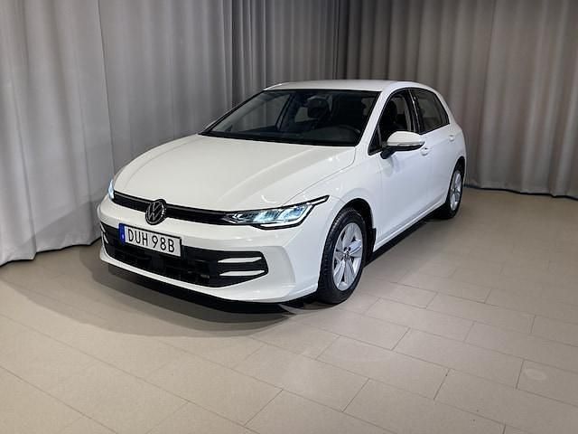 Begagnad 2025 VW Golf VIII Life | 299 900 kr - Bild 1/4
