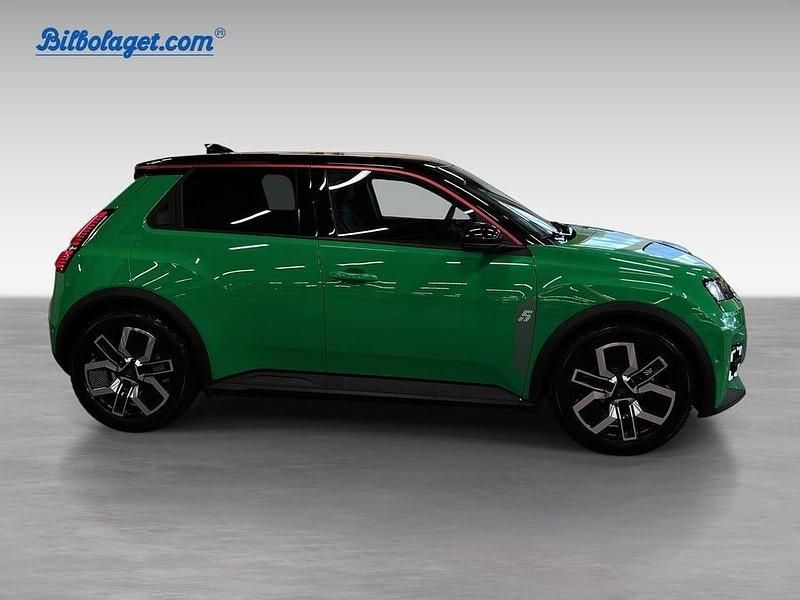 Begagnad Renault 5 E-Tech Techno 111 kW (151 HK) 2025 Grön Halvkombi