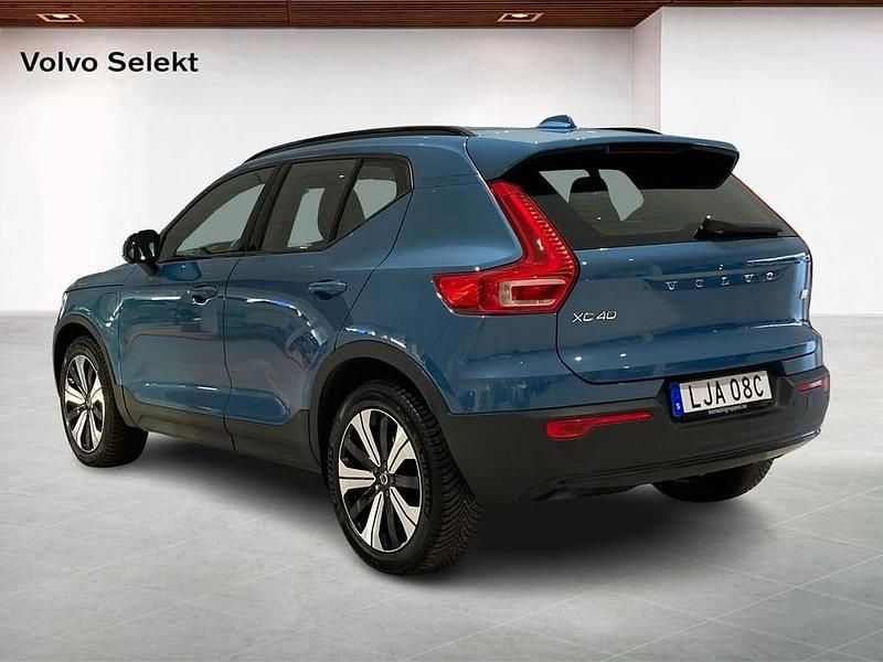 Begagnad Volvo XC40 Ultimate 214 HK (157 kW) 2023 Blå SUV