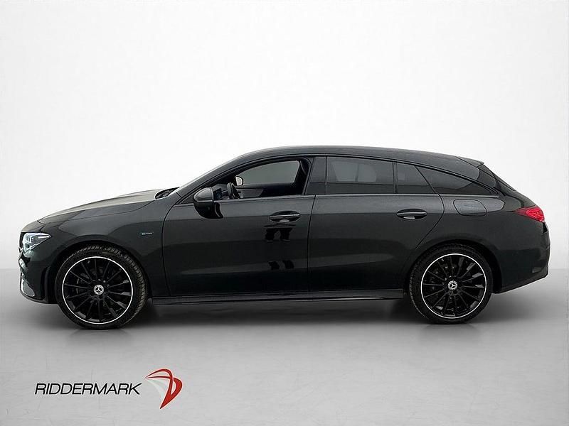 Begagnad Mercedes CLA250e Shooting Brake AMG 160 HK (117 kW) 2020 Svart Kombi