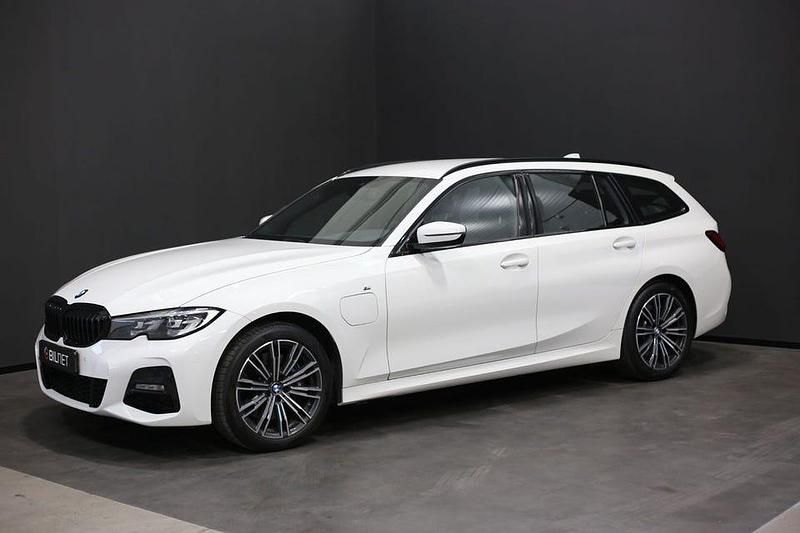 Begagnad BMW 330 M Sport 292 HK (214 kW) 2021 Vit Kombi