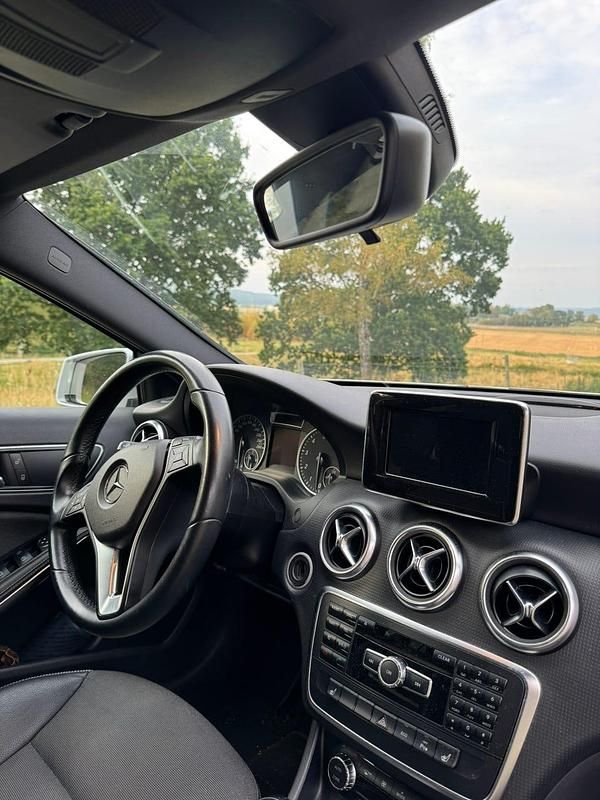 Begagnad Mercedes A180 122 HK (89 kW) 2014
