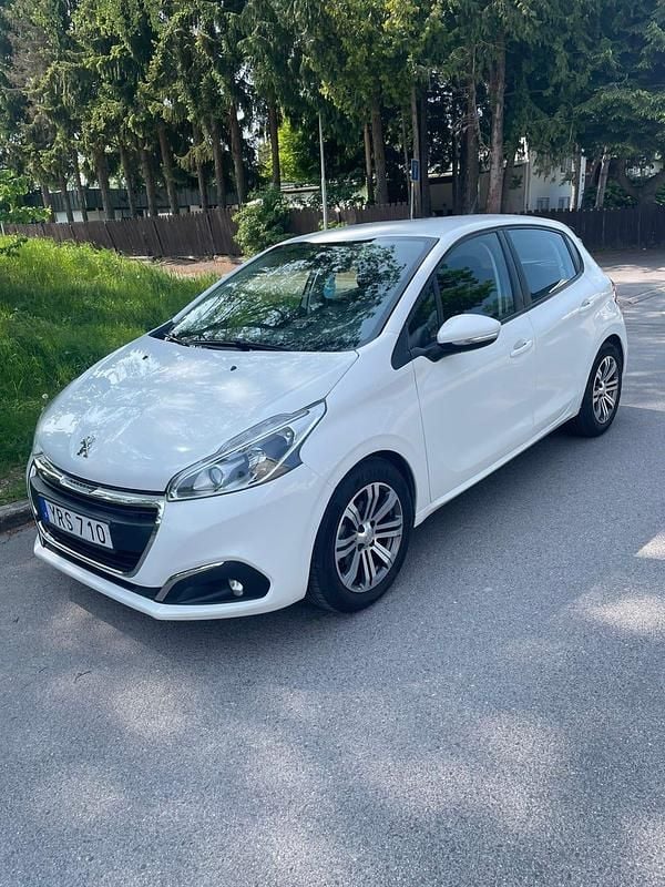 Begagnad 2017 Peugeot 208 Halvkombi | 72 900 kr (Bra pris) - Bild 1/4