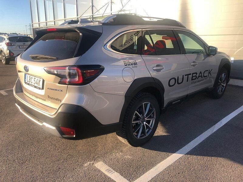 Brun Begagnad 2023 Subaru Outback SUV | 475 000 kr (Dyr) - Bild 1/4