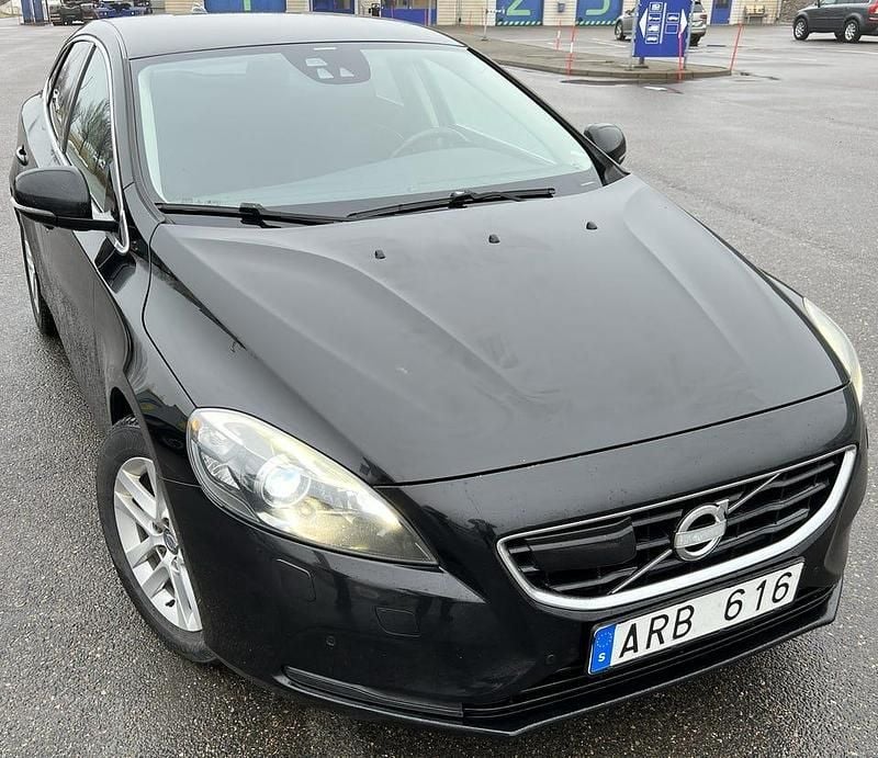 Begagnad Volvo V40 Momentum 150 HK (110 kW) 2013 Svart 019