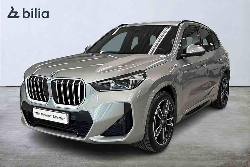 Grå Begagnad 2024 BMW X1 Comfort Edition SUV | 569 900 kr - Bild 1/1