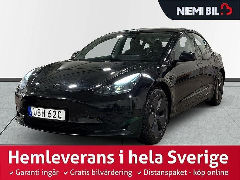 Svart Begagnad 2022 Tesla Model 3 Standard Range Sedan | 279 900 kr (Marknadspris) - Bild 1/3