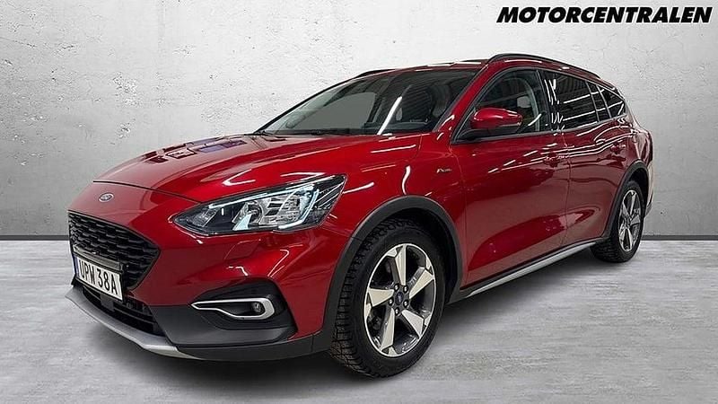 Röd Begagnad 2020 Ford Focus Active Kombi | 199 000 kr (Lite dyr) - Bild 1/4