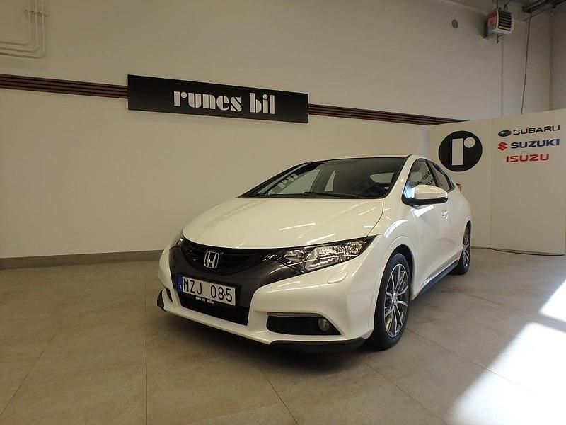 Begagnad Honda Civic Sport 141 HK (103 kW) 2012 Vitpearl Halvkombi