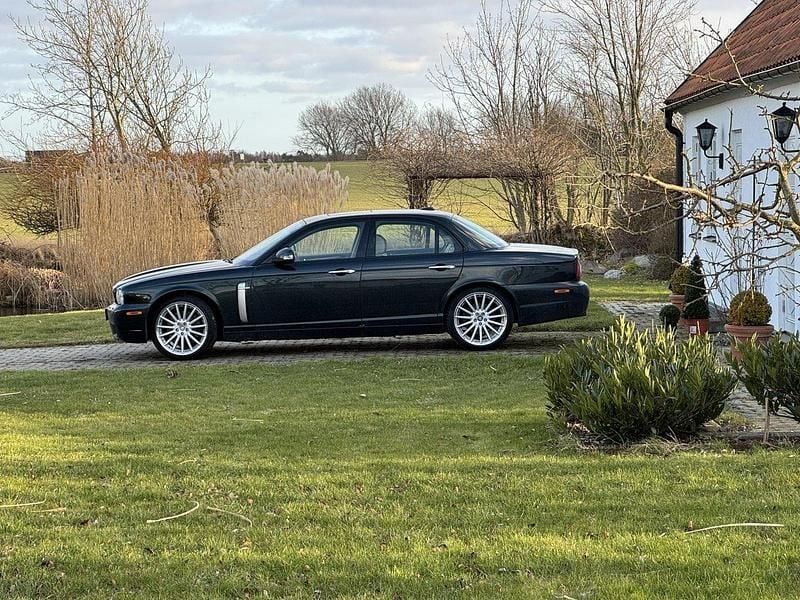 Grön Begagnad 2009 Jaguar XJR Sedan | 200 000 kr - Bild 1/4