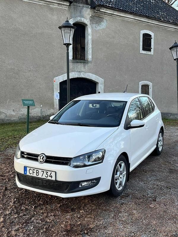 Begagnad 2014 VW Polo Halvkombi | 59 500 kr (Marknadspris) - Bild 1/2