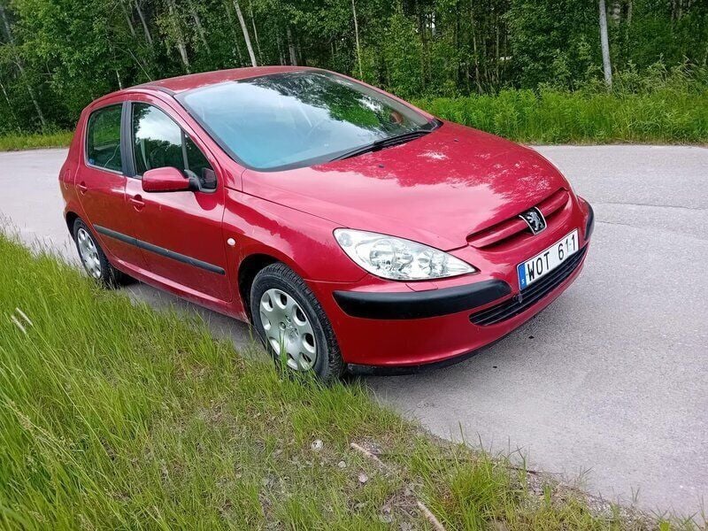 Röd Begagnad 2005 Peugeot 307 Halvkombi | 21 500 kr (Marknadspris) - Bild 1/4