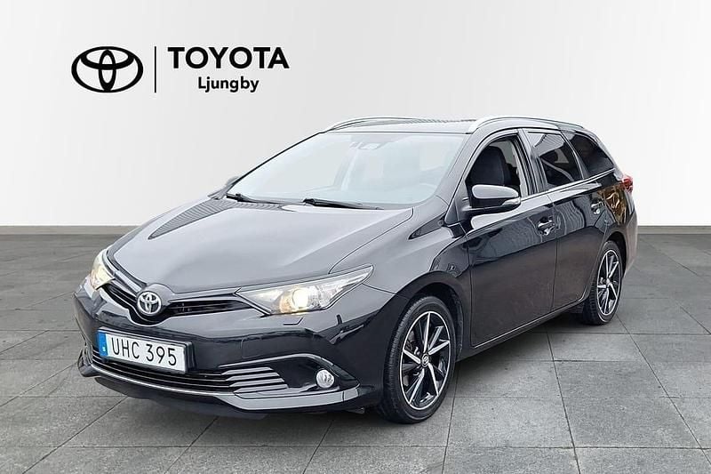 Svart Begagnad 2017 Toyota Auris Touring Sports Edition Kombi | 182 000 kr (Lite dyr) - Bild 1/3