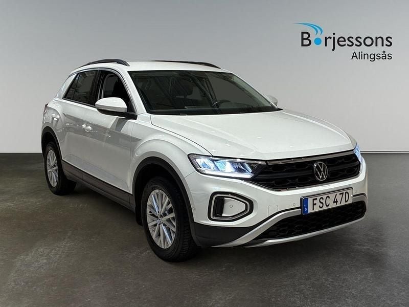 Vit Begagnad 2022 VW T-Roc Life SUV | 259 900 kr (Bra pris) - Bild 1/4