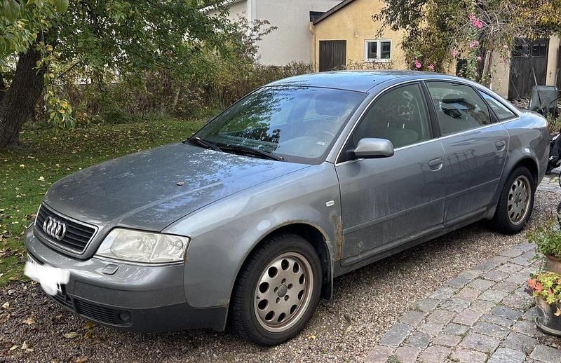 Grå Begagnad 2001 Audi A6 Sedan | 12 000 kr - Bild 1/2