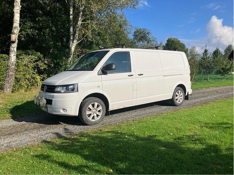 Vit Begagnad 2014 VW T5 Van | 99 000 kr (Marknadspris) - Bild 1/4