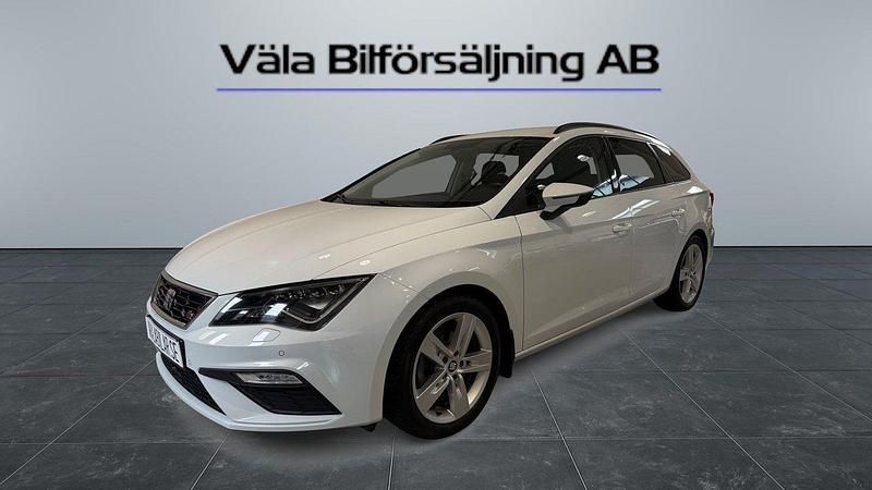 Vit Begagnad 2019 Seat Leon ST Beats Kombi | 219 900 kr - Bild 1/4