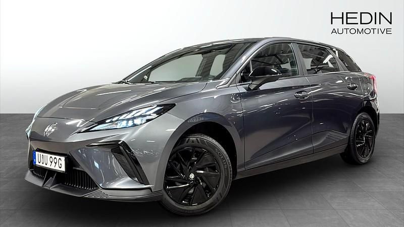 Grå (grey) Begagnad 2023 MG MG4 EV Halvkombi | 254 900 kr - Bild 1/4