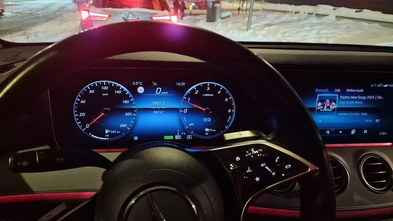 Begagnad 2021 Mercedes E300 Sedan | 379 000 kr (Marknadspris) - Bild 1/4