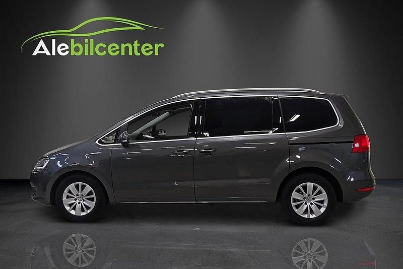 Begagnad VW Sharan 140 HK (102 kW) 2012 Grå Minibuss