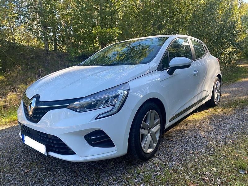 Vit Begagnad 2020 Renault Clio V Zen Halvkombi | 147 500 kr (Marknadspris) - Bild 1/4