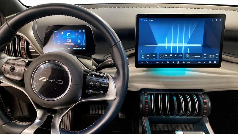 Begagnad BYD Atto 3 150 kW (204 HK) 2022 Vit SUV